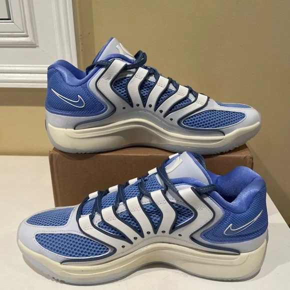 KD 18 “Boys & Girls Club” Men’s Size 10